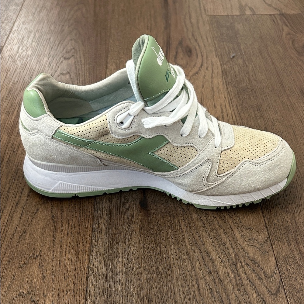 Diadora V7000 Mint Green and Beige Athletic Shoes - Picture 7 of 7